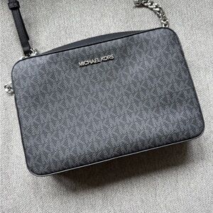 Michael Kors Jet Set Large Printed Crossbody